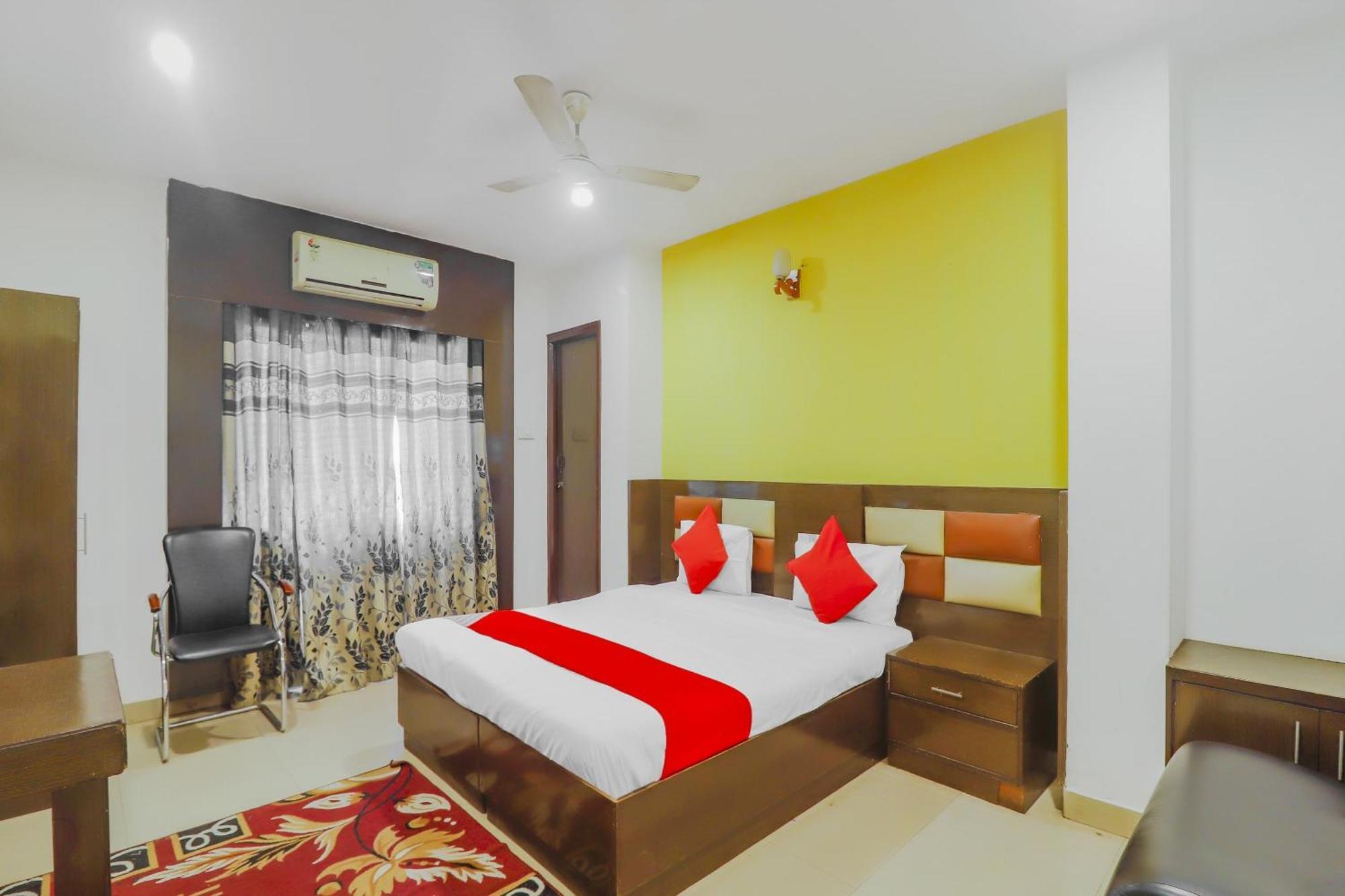 โอโย 74184 โฮเทล เมเรเดียน Hotel ไฮเดอราบัด ภายนอก รูปภาพ