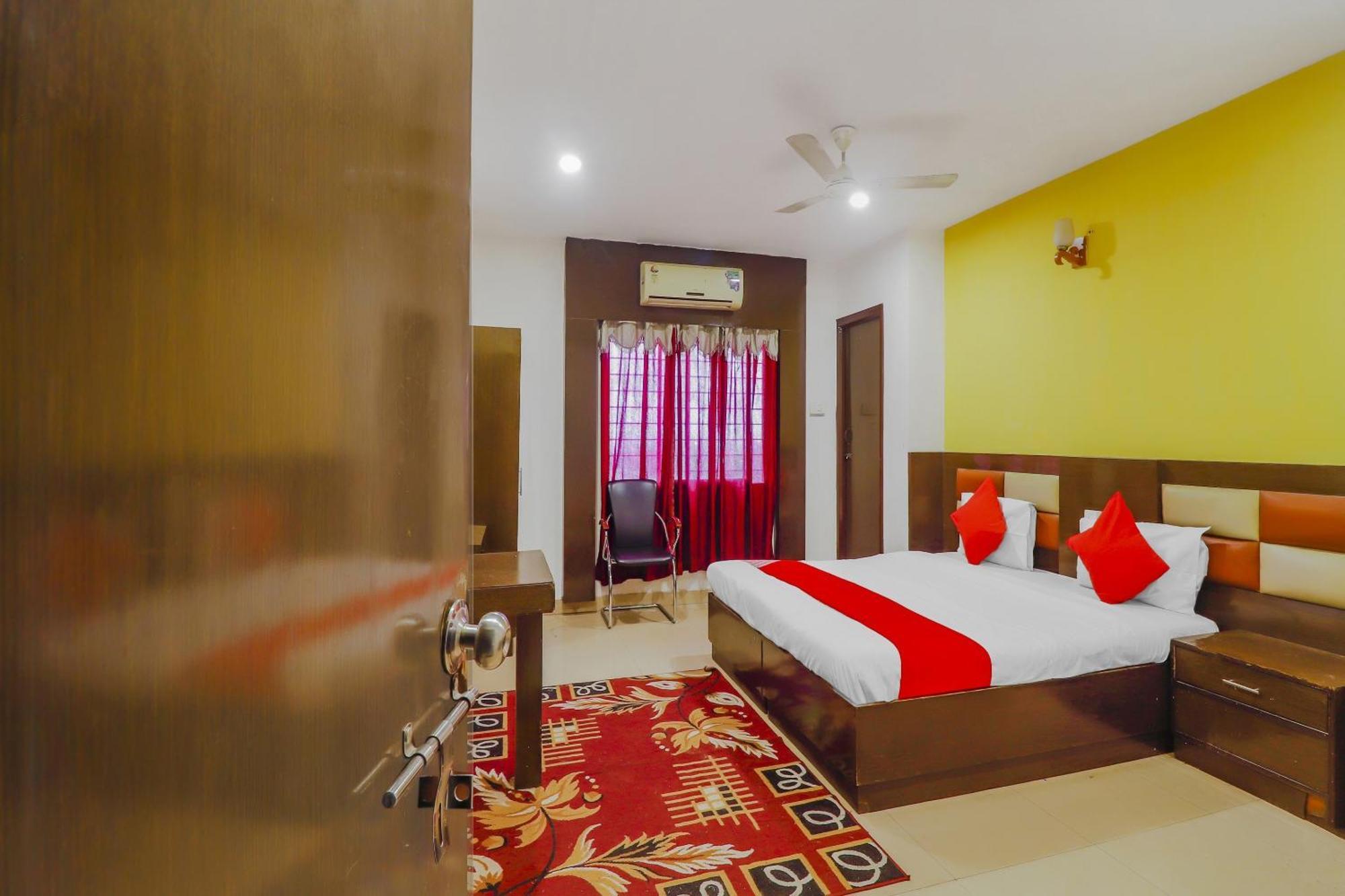โอโย 74184 โฮเทล เมเรเดียน Hotel ไฮเดอราบัด ภายนอก รูปภาพ