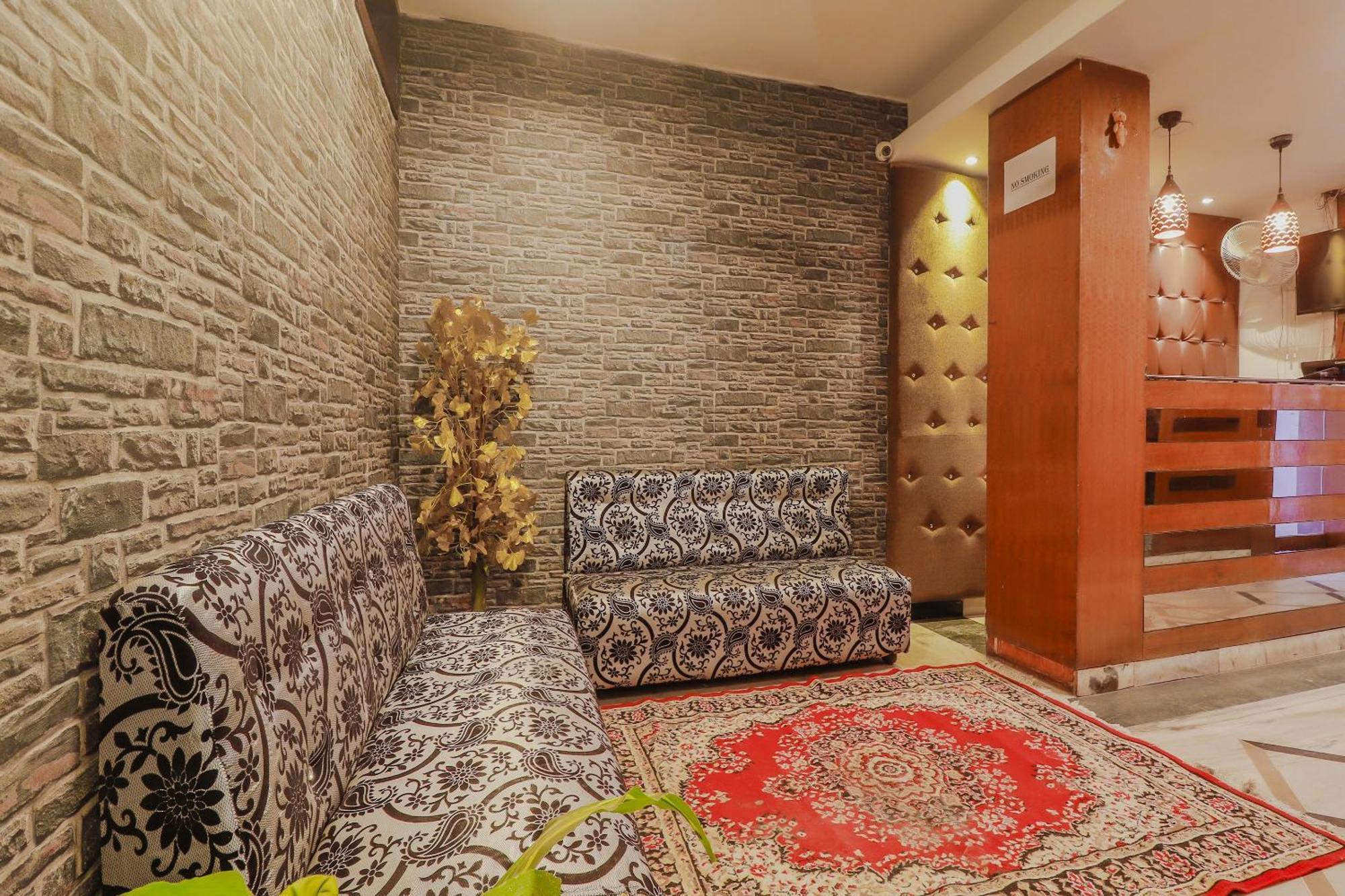 โอโย 74184 โฮเทล เมเรเดียน Hotel ไฮเดอราบัด ภายนอก รูปภาพ